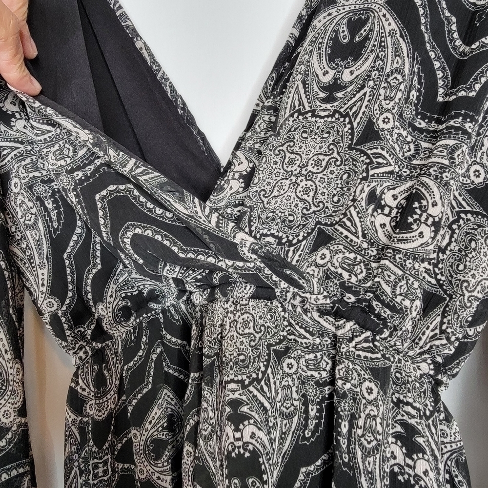 BAND OF GYPSIES Boho Paisley Romper - Picture 10 of 14